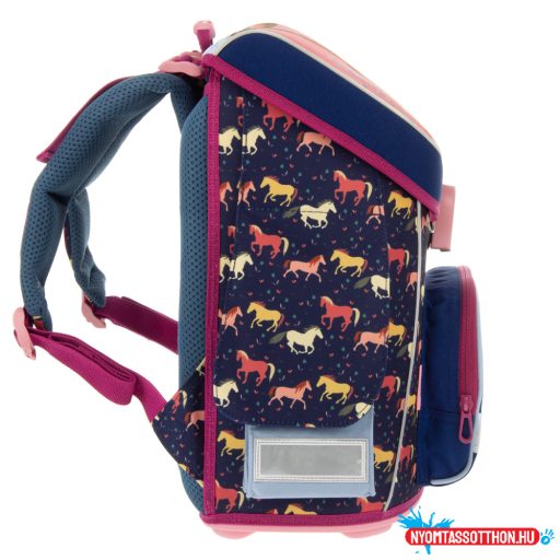 Ars Una Wild and Free mágneszáras iskolatáska