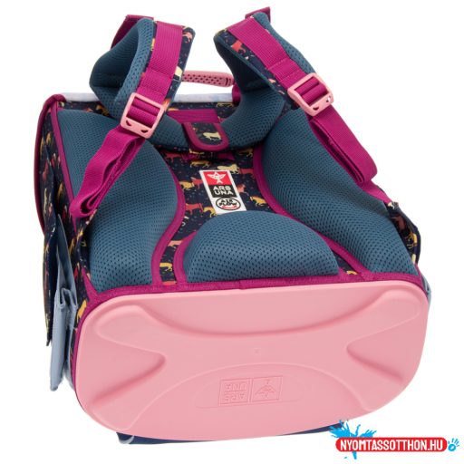 Ars Una Wild and Free mágneszáras iskolatáska