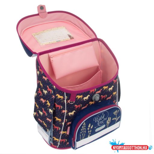 Ars Una Wild and Free mágneszáras iskolatáska