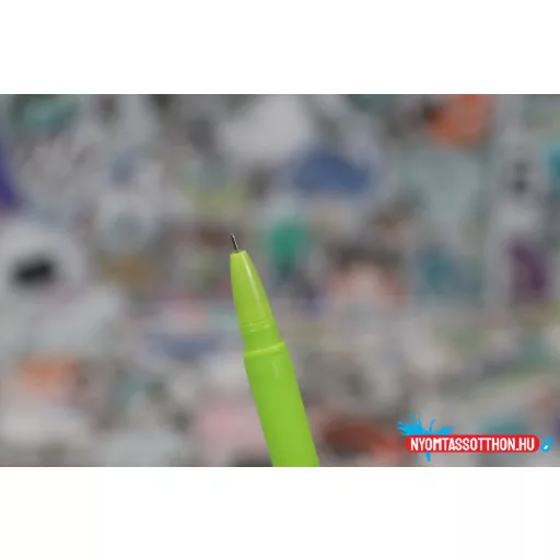 Extra vörös rózsa fekete zselés toll, 0.5mm